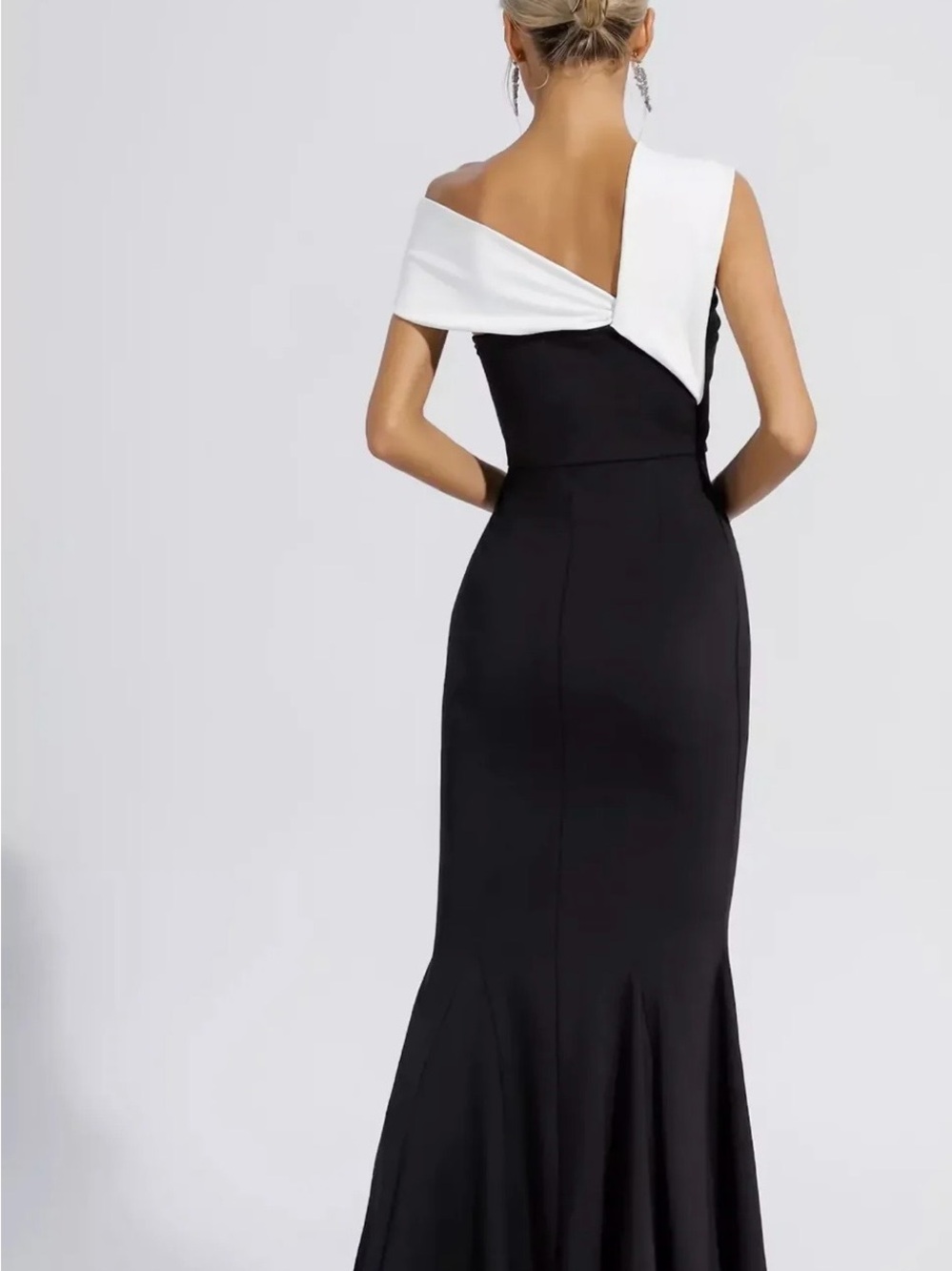 Elegant Black & White Off-Shoulder Evening Gown - Picture 4 of 14